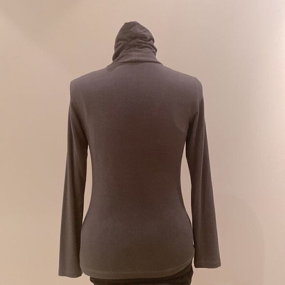 Sweater , Spanx like stretch, thick material Toronto Yorkdale Designer - Picture 3 of 4